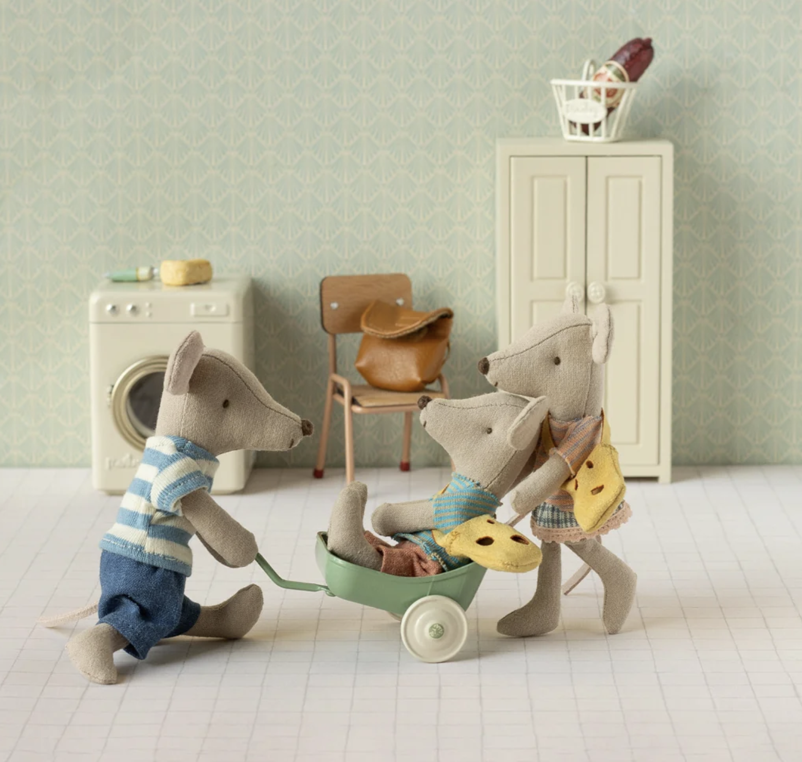 Maileg little sister mouse with bag