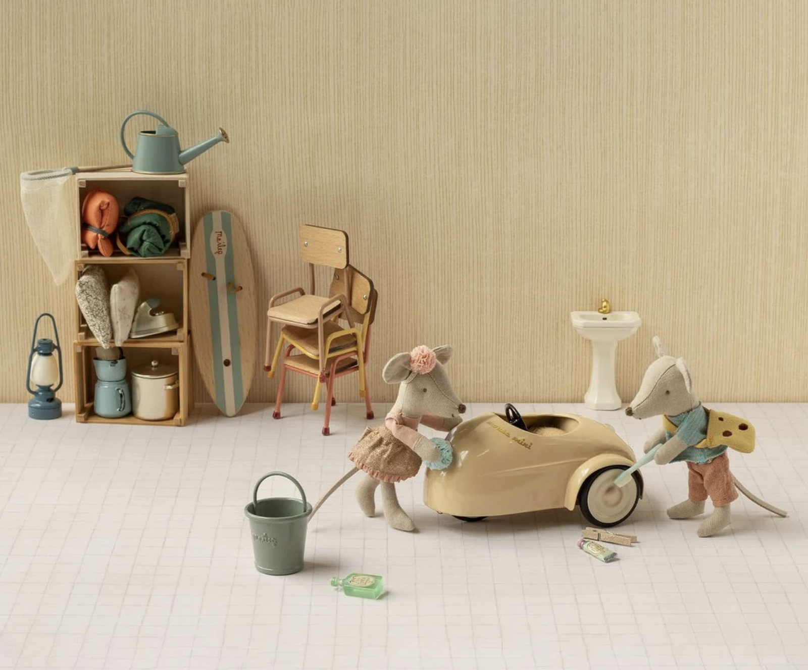 maileg car mouse wheat